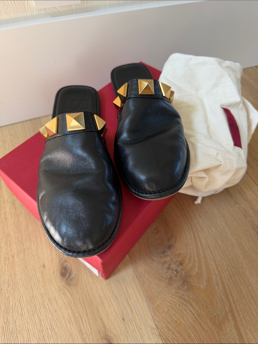 Black Leather Women’s Slipper/Slide